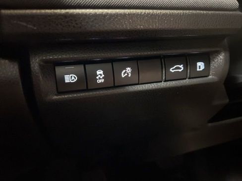 Used 2025 Toyota Camry LE FWD image 38