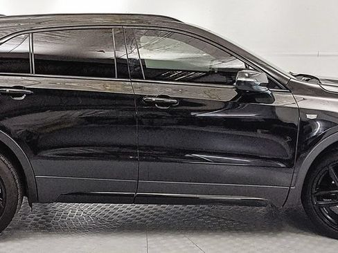 Used 2022 Cadillac XT4 Sport w/ Comfort Package AWD/4WD image 2