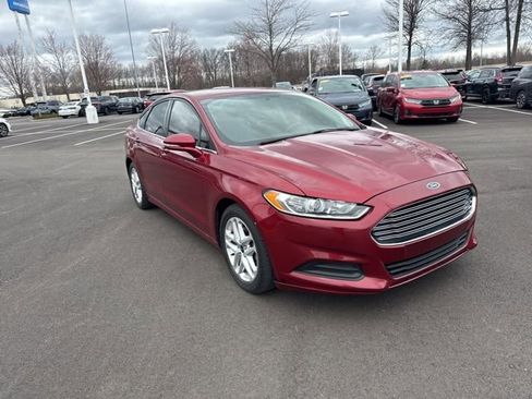 Used 2015 Ford Fusion SE image 5
