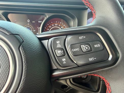 Used 2024 Jeep Gladiator Rubicon w/ Technology Group AWD/4WD image 29