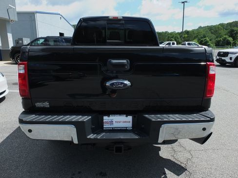 Used 2016 Ford F250 Lariat w/ Lariat Ultimate Package AWD/4WD image 4