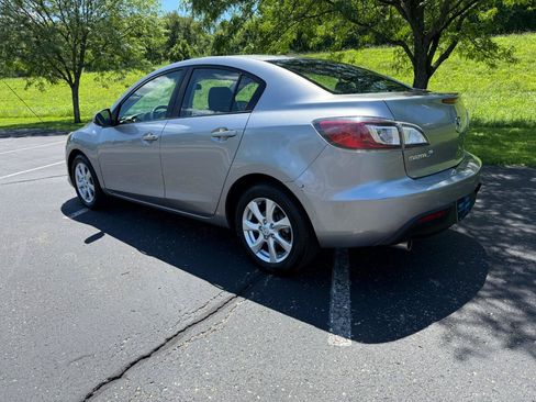 Used 2010 MAZDA MAZDA3 i Touring FWD image 14