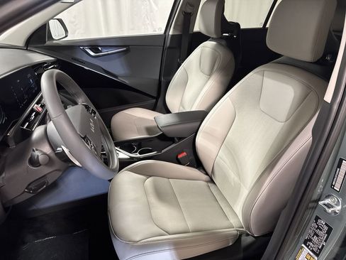 New 2026 Kia Niro EX FWD image 4