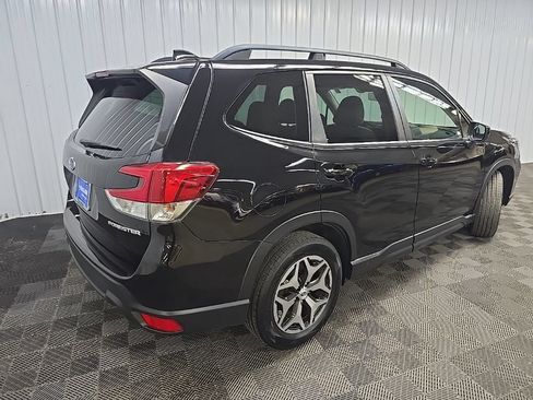 Used 2020 Subaru Forester Premium AWD/4WD image 10