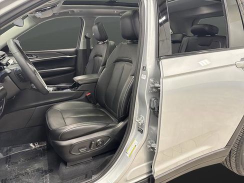 Used 2022 Jeep Grand Cherokee Limited 4xe image 35