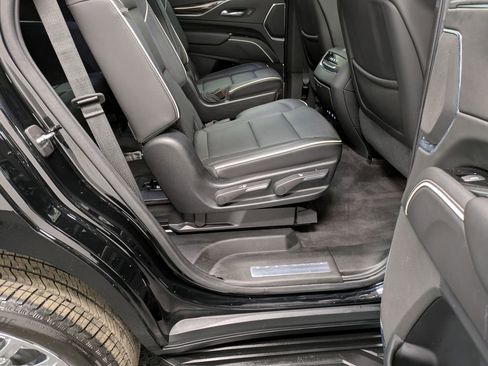 Used 2021 Cadillac Escalade Premium Luxury image 27