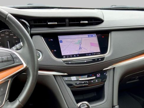 Used 2020 Cadillac XT5 Premium Luxury w/ LPO, Floor Liner Package AWD/4WD image 7