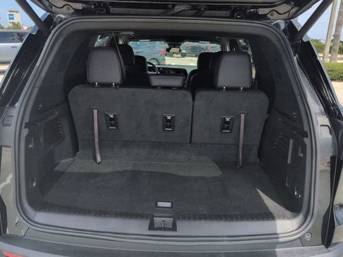 Used 2025 Chevrolet Traverse LT w/ Enhanced Driving Package FWD image 13
