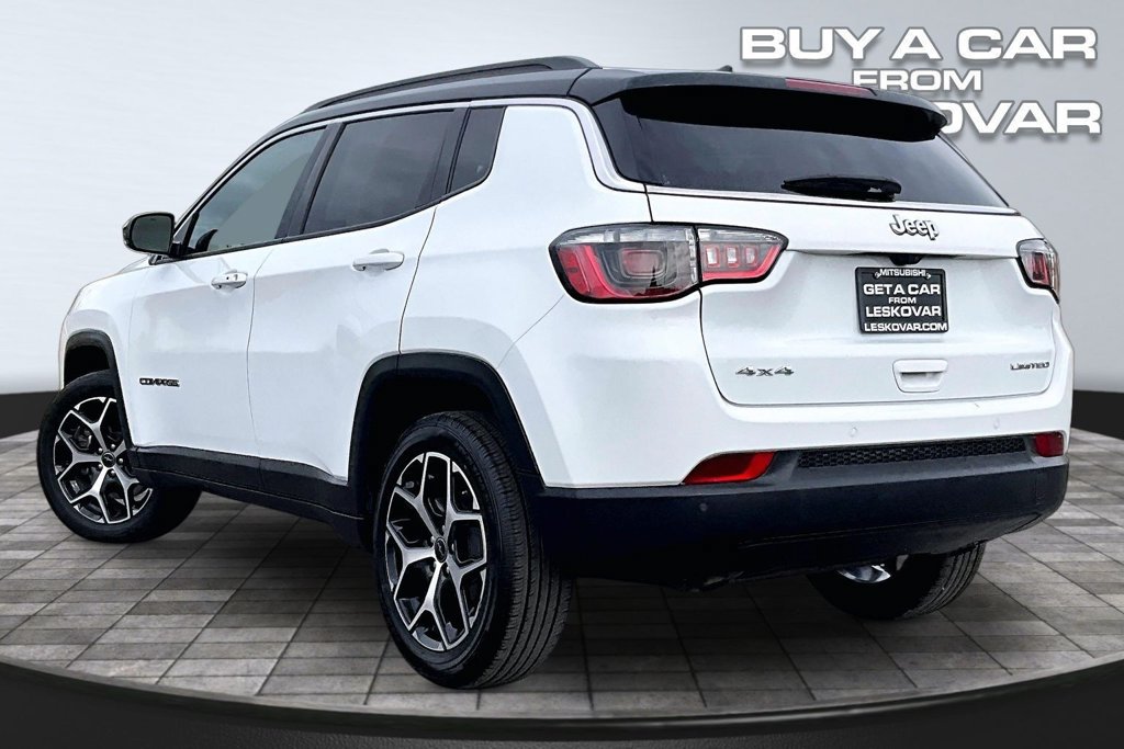 Used 2025 Jeep Compass Limited AWD/4WD image 2
