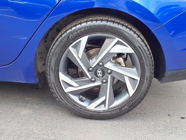 Used 2025 Hyundai Elantra SEL FWD image 7