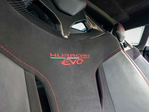Used 2022 Lamborghini Huracan EVO RWD image 82