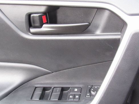 Certified 2024 Toyota RAV4 LE image 31