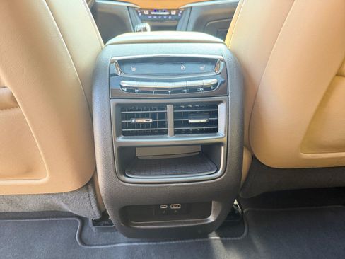 Used 2023 Cadillac XT5 Sportv w/ Platinum Package AWD/4WD image 22
