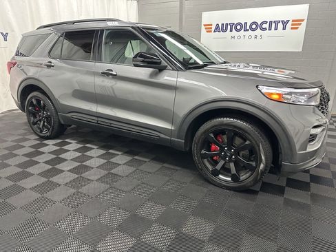 Used 2024 Ford Explorer ST w/ Equipment Group 401A image 3