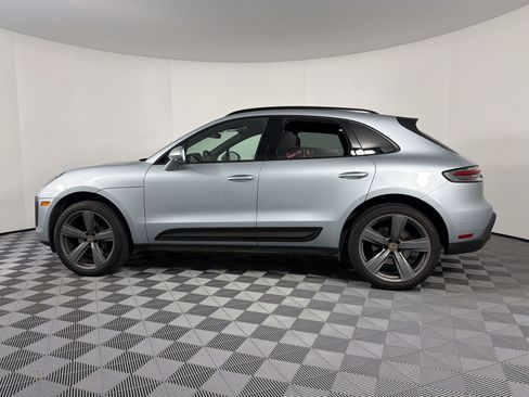 Certified 2024 Porsche Macan AWD/4WD image 2