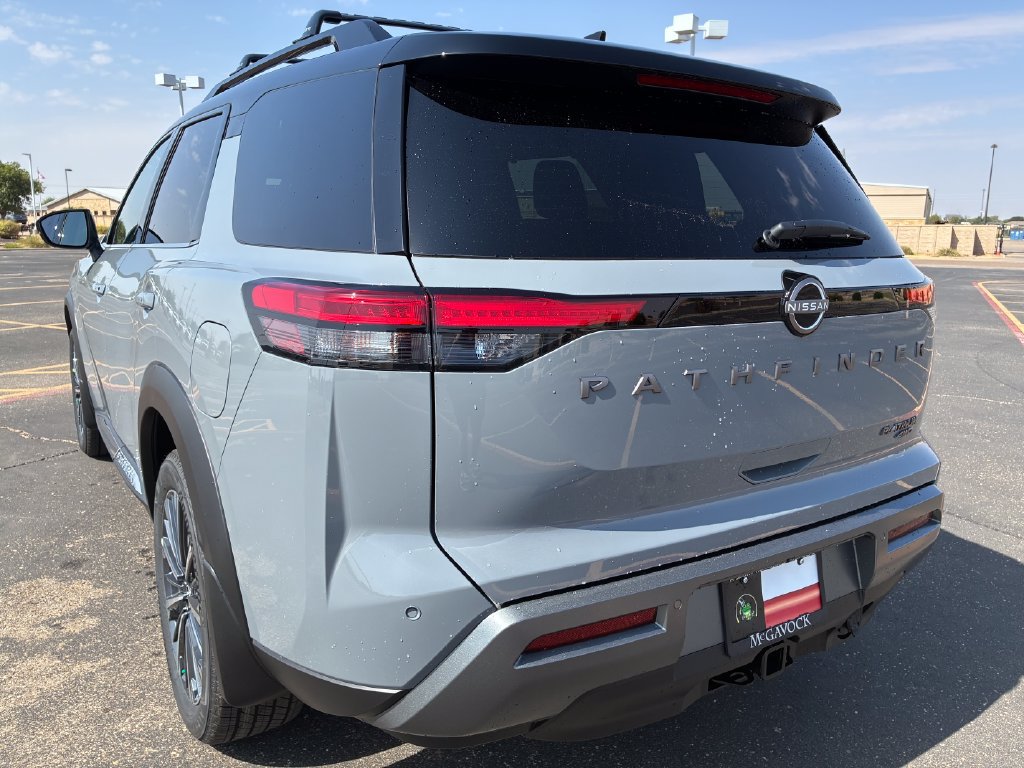 New 2026 Nissan Pathfinder Platinum AWD/4WD image 4