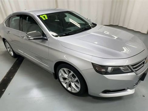Used 2017 Chevrolet Impala Premier w/ Enhanced Convenience Package image 2