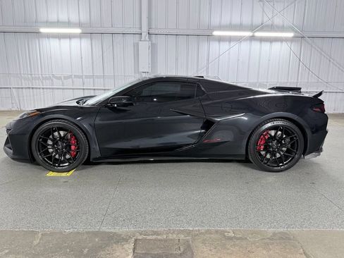 Used 2024 Chevrolet Corvette Z06 w/ Stealth Interior Trim Package RWD image 64