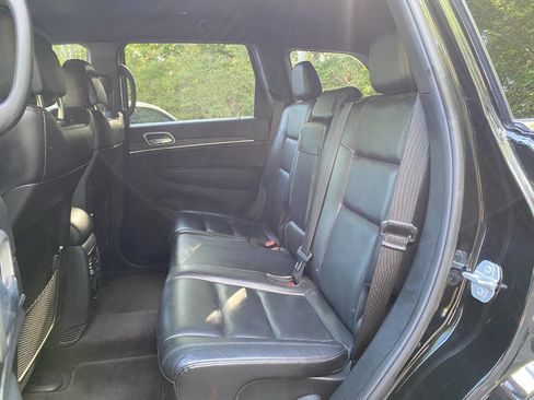 Used 2018 Jeep Grand Cherokee Limited AWD/4WD image 30