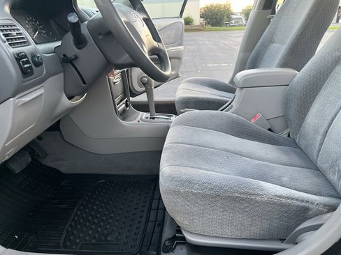 Used 2001 Toyota Corolla LE image 24