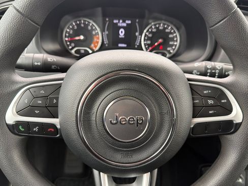 Used 2023 Jeep Renegade Latitude AWD/4WD image 21
