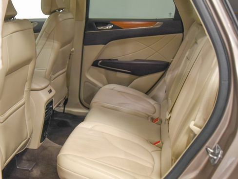 Used 2018 Lincoln MKC Select w/ Select Plus Package image 4