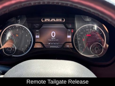 Used 2020 RAM 1500 Laramie AWD/4WD image 34