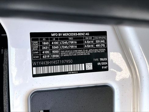 Used 2025 Mercedes-Benz Sprinter 2500 image 39