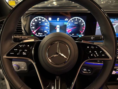 New 2026 Mercedes-Benz Maybach GLS 600 4MATIC image 23