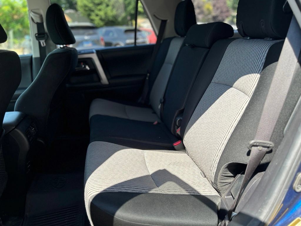 Used 2019 Toyota 4Runner SR5 AWD/4WD image 15