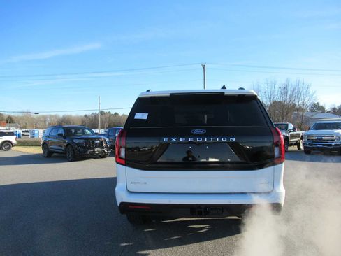 New 2025 Ford Expedition Max Active image 6