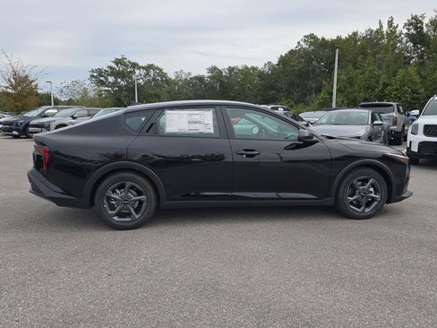 New 2025 Kia K4 LXS image 9