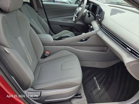 Certified 2025 Hyundai Elantra Sport FWD image 12