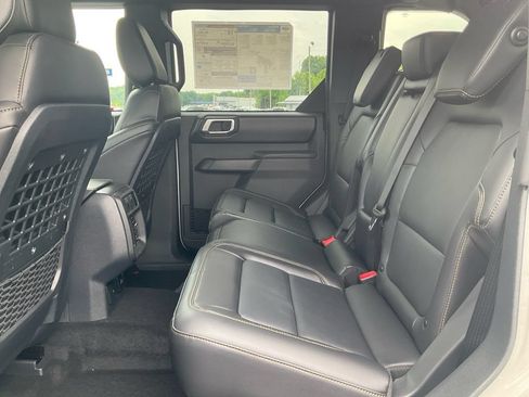 New 2026 Ford Bronco Badlands w/ Sasquatch Package AWD/4WD image 14