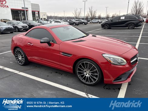 Used 2017 Mercedes-Benz SLC 300 image 1