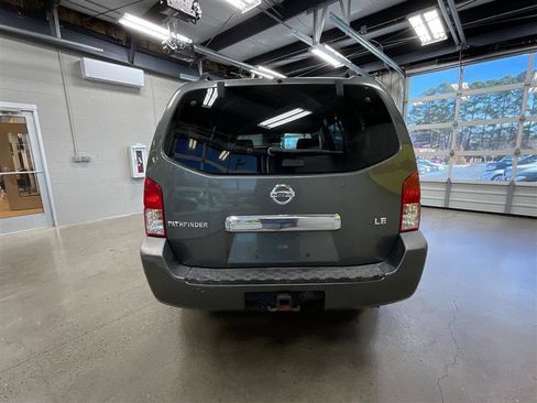 Used 2007 Nissan Pathfinder LE w/ LE Navigation Pkg image 4