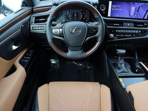 New 2025 Lexus ES 350 Ultra Luxury image 16