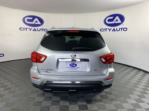 Used 2019 Nissan Pathfinder SL FWD image 4