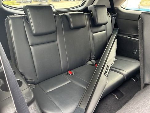 Used 2019 Toyota Highlander XLE AWD/4WD image 29