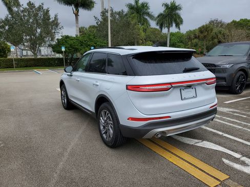 New 2026 Lincoln Corsair Premiere FWD image 3