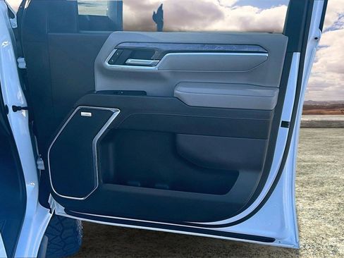 Used 2024 Chevrolet Silverado 3500 LTZ w/ LTZ Plus Package image 29