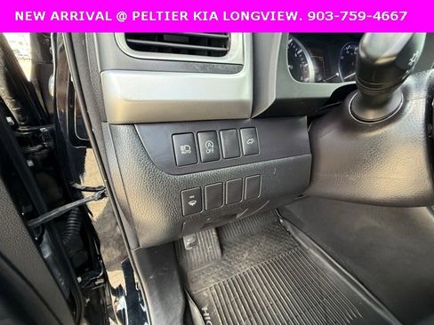 Used 2017 Toyota Highlander XLE image 18