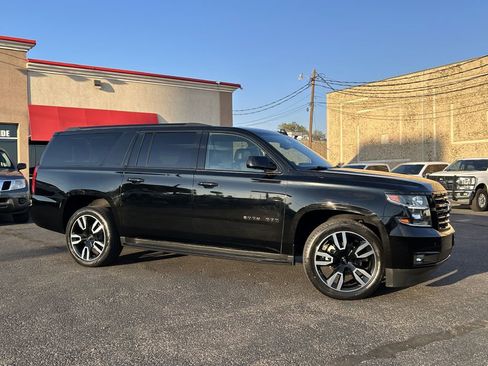 Used 2018 Chevrolet Suburban LT image 23