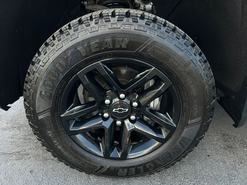 Used 2019 Chevrolet Silverado 1500 Custom Trail Boss w/ Custom Convenience Package AWD/4WD image 26