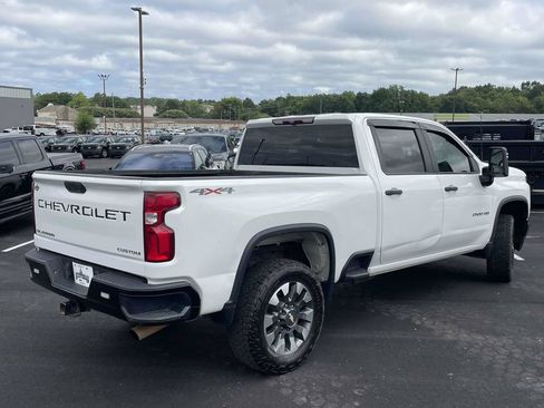 Used 2021 Chevrolet Silverado 2500 Custom w/ Custom Value Package AWD/4WD image 3