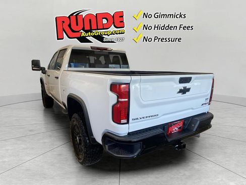New 2026 Chevrolet Silverado 2500 ZR2 image 3