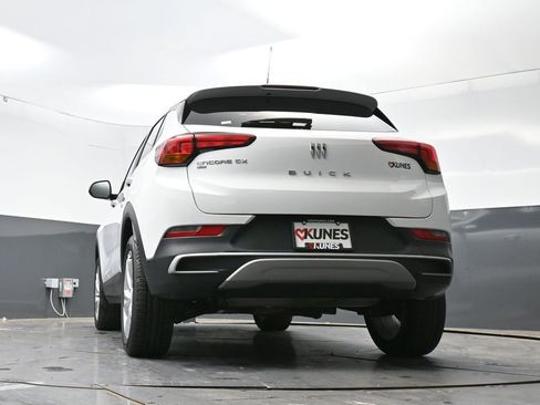 Used 2025 Buick Encore GX Preferred AWD/4WD image 58