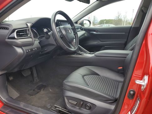 Used 2024 Toyota Camry SE image 16