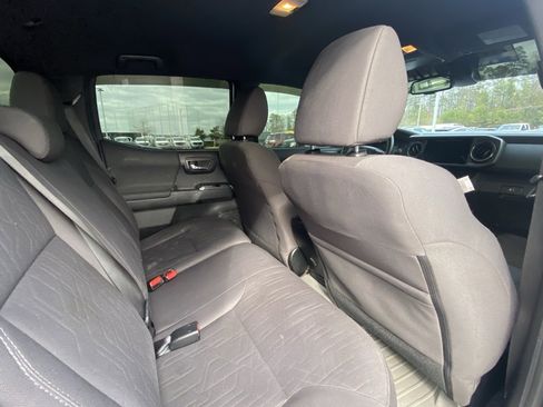 Used 2019 Toyota Tacoma TRD Sport image 25