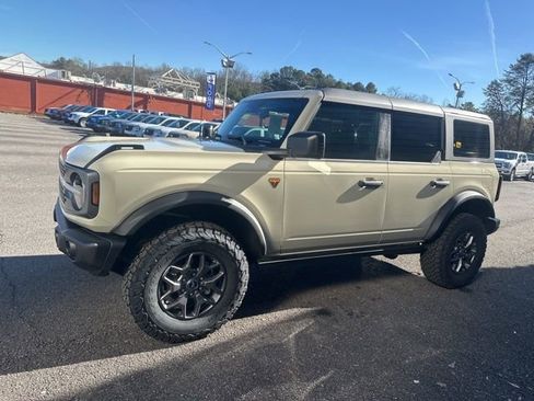 New 2025 Ford Bronco Badlands image 6
